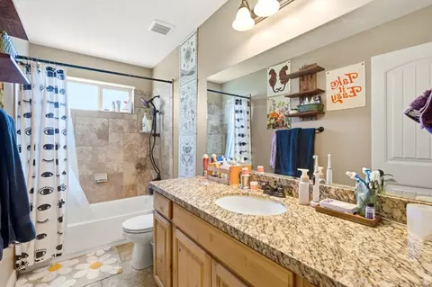 Bath - 1832 E Sunstone Way S, Vernal, UT 84078 photo 2 of 2