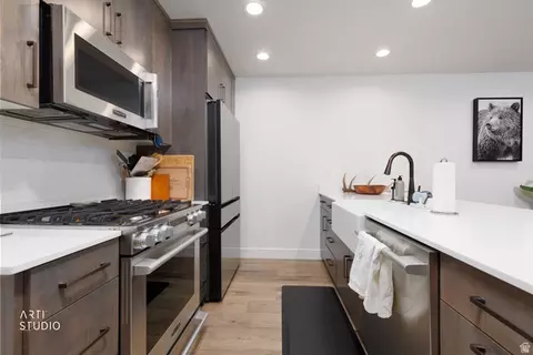 Kitchen - 556 E 7215 S, Midvale, UT 84047 photo 2 of 4