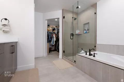 Bath - 556 E 7215 S, Midvale, UT 84047 photo 4 of 5