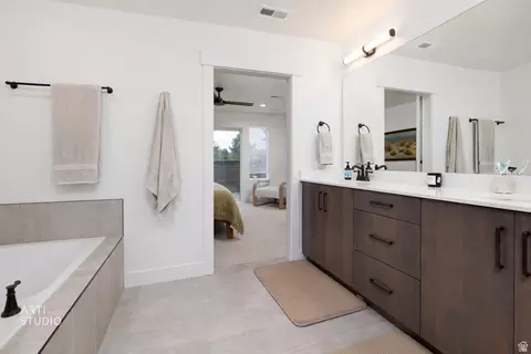 Bath - 556 E 7215 S, Midvale, UT 84047 photo 3 of 5