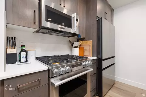 Kitchen - 556 E 7215 S, Midvale, UT 84047 photo 3 of 4
