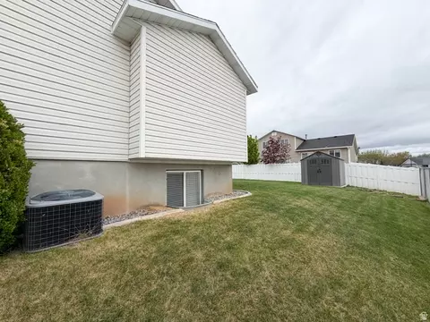 Exterior - 78 E 2550 S, Clearfield, UT 84015 photo 2 of 4