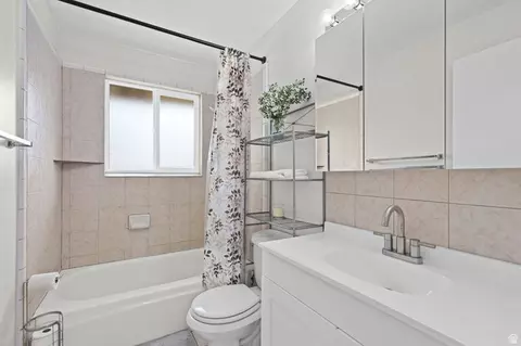 Bath - 537 E 1900 N, North Ogden, UT 84414 photo 1 of 2