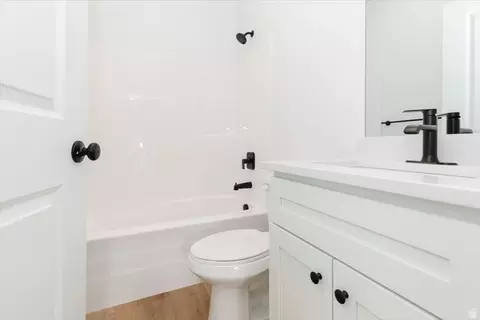 Bath - 314 N 200 W, Logan, UT 84321 photo 2 of 4