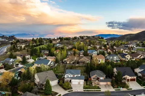 View/Area - 1930 E Aspen Leaf Pl, Draper, UT 84020 photo 9 of 11