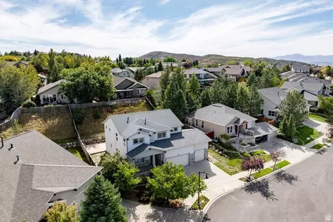 View/Area - 1930 E Aspen Leaf Pl, Draper, UT 84020 photo 12 of 16