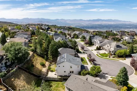 View/Area - 1930 E Aspen Leaf Pl, Draper, UT 84020 photo 4 of 16