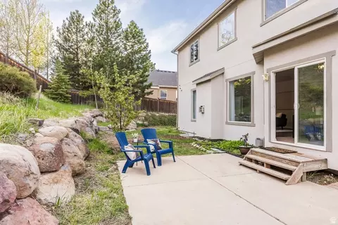 Exterior - 1930 E Aspen Leaf Pl, Draper, UT 84020 photo 3 of 6