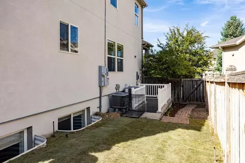Exterior - 1930 E Aspen Leaf Pl, Draper, UT 84020 photo 5 of 11
