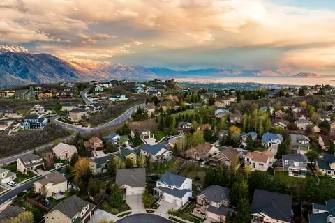 View/Area - 1930 E Aspen Leaf Pl, Draper, UT 84020 photo 10 of 11