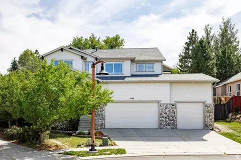 Exterior - 1930 E Aspen Leaf Pl, Draper, UT 84020 photo 9 of 11