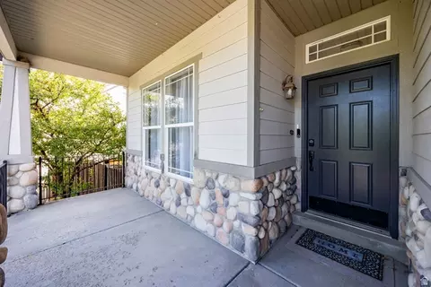 Exterior - 1930 E Aspen Leaf Pl, Draper, UT 84020 photo 10 of 11