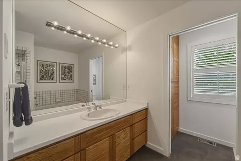 Bath - 740 W Quaking Aspen Dr S, Murray, UT 84123 photo 1 of 3