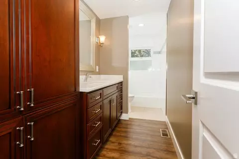 Bath - 1349 Madera Dr, Bountiful, UT 84010 photo 3 of 5
