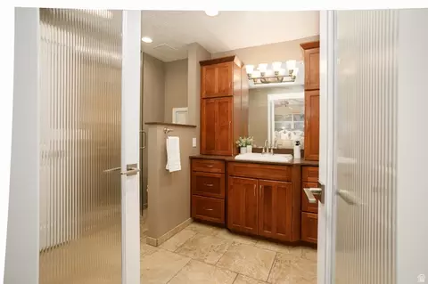 Bath - 1349 Madera Dr, Bountiful, UT 84010 photo 1 of 5