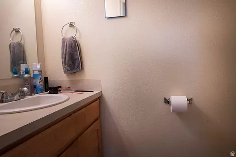 Bath - 133 N Pingree Ave, Ogden, UT 84404 photo 4 of 4