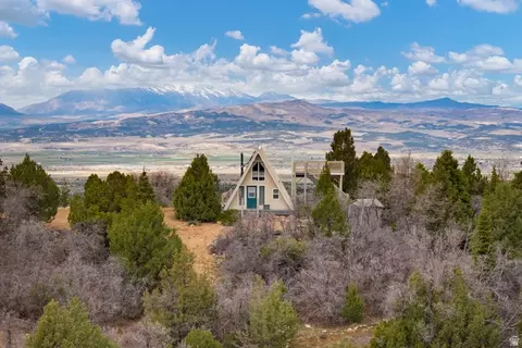 116 N Oak Crest Dr E, Mount Pleasant, UT 84647