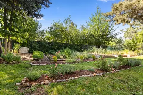 Exterior - 3260 N River Dr E, Eden, UT 84310 photo 10 of 29
