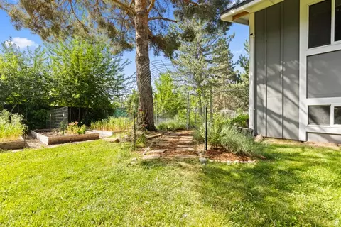 Exterior - 3260 N River Dr E, Eden, UT 84310 photo 10 of 31