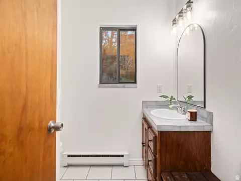 Bath - 3260 N River Dr E, Eden, UT 84310 photo 3 of 4