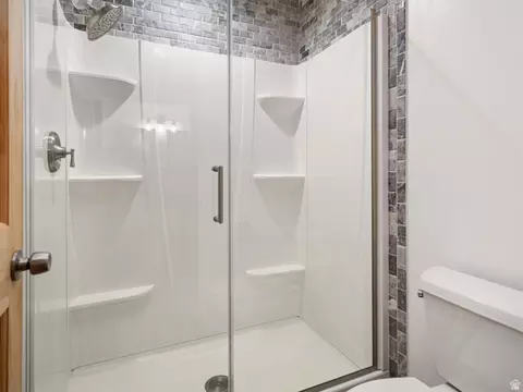 Bath - 3260 N River Dr E, Eden, UT 84310 photo 1 of 4