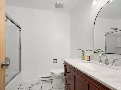 Bath - 3260 N River Dr E, Eden, UT 84310 photo 2 of 4