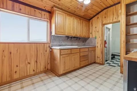 Kitchen - 3983 Bennie Creek Rd, Birdseye, UT 84629 photo 1 of 3