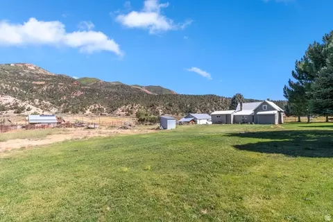 Exterior - 3983 Bennie Creek Rd, Birdseye, UT 84629 photo 3 of 6