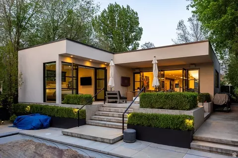 948 S Lincoln St E, Salt Lake City, UT 84105