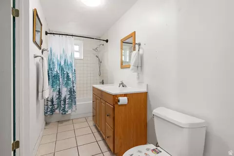 Bath - 386 S 800 E, Orem, UT 84097 photo 3 of 3