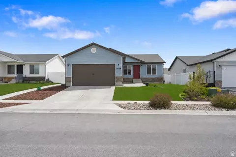 Exterior - 2428 E Jim Bridger Dr, Eagle Mountain, UT 84005 photo 1 of 2