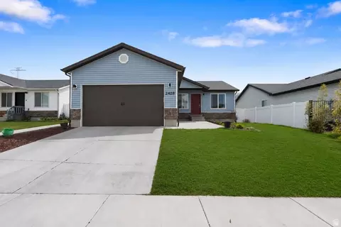 2428 E Jim Bridger Dr, Eagle Mountain, UT 84005