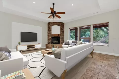 Living - 445 E 1470 S, Washington, UT 84780 photo 4 of 7