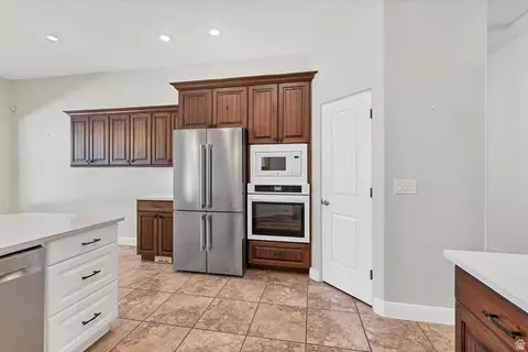 Kitchen - 445 E 1470 S, Washington, UT 84780 photo 5 of 5
