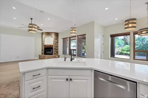 Kitchen - 445 E 1470 S, Washington, UT 84780 photo 3 of 5