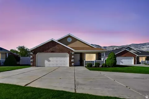 2465 N Dorchester Ave, Harrisville, UT 84414