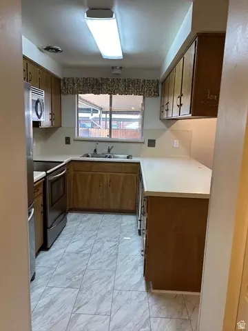Kitchen - 4033 S 875 E #16, Ogden, UT 84403 photo 2 of 2