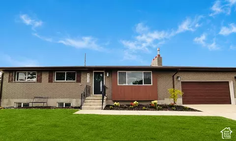 8643 S Vaquero Dr E, Sandy, UT 84094
