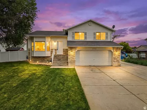 1561 W 1725 S, Woods Cross, UT 84087