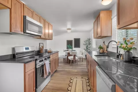 Kitchen - 664 E 5720 S, Murray, UT 84107 photo 2 of 4
