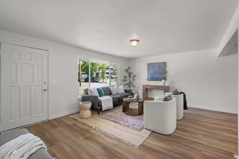 Living - 664 E 5720 S, Murray, UT 84107 photo 2 of 3