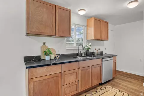 Kitchen - 664 E 5720 S, Murray, UT 84107 photo 3 of 4