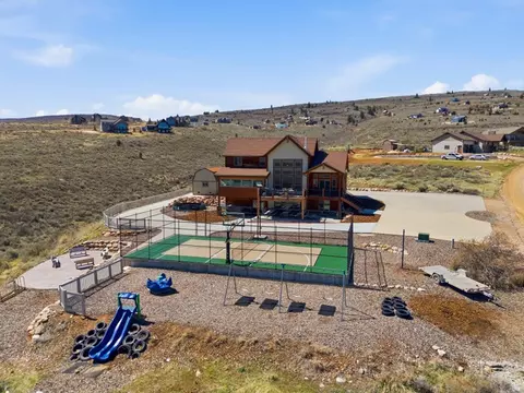 3263 S Chukar Dr, Garden City, UT 84028