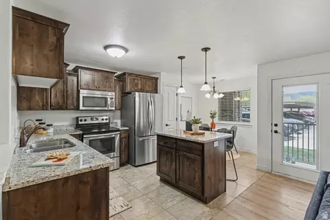 861 S Main St #D, Layton, UT 84041