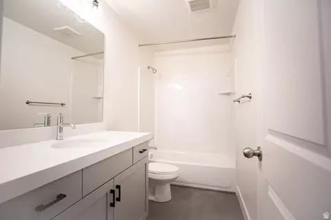Bath - 1084 N 1020 W Lot Apt 4 W, Salem, UT 84653 photo 1 of 2