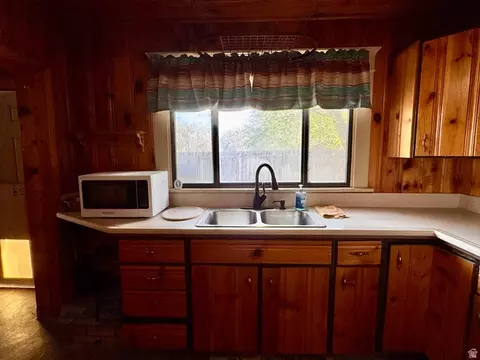 Kitchen - 254 N 100 E, Hinckley, UT 84635 photo 4 of 4