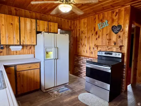 Kitchen - 254 N 100 E, Hinckley, UT 84635 photo 2 of 4
