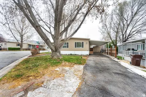 190 E Nimue Cir, North Salt Lake, UT 84054