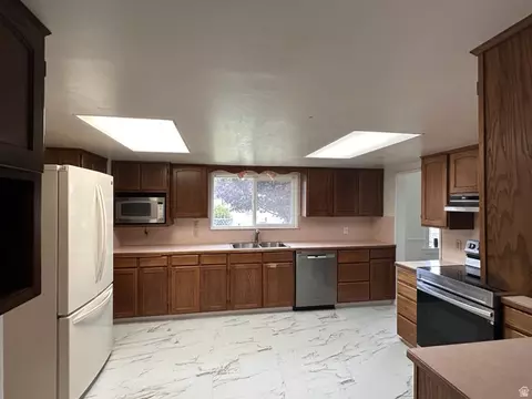 Kitchen - 68 S 2nd St E, Downey, ID 83234 photo 2 of 3