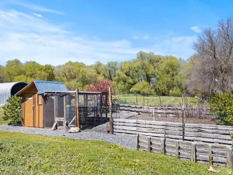 Exterior - 75 E 200 N, Mendon, UT 84325 photo 6 of 7